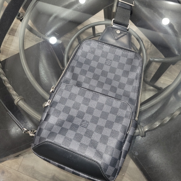 Louis Vuitton Sling bag - Picture 2 of 5